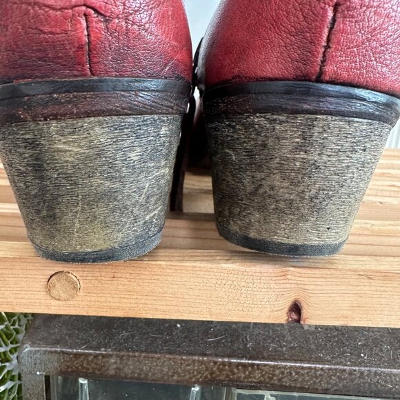 Vintage Red Leather Floral Embroidered Ankle Boots With Side Zipper & Distressed - Picture 2 of 8